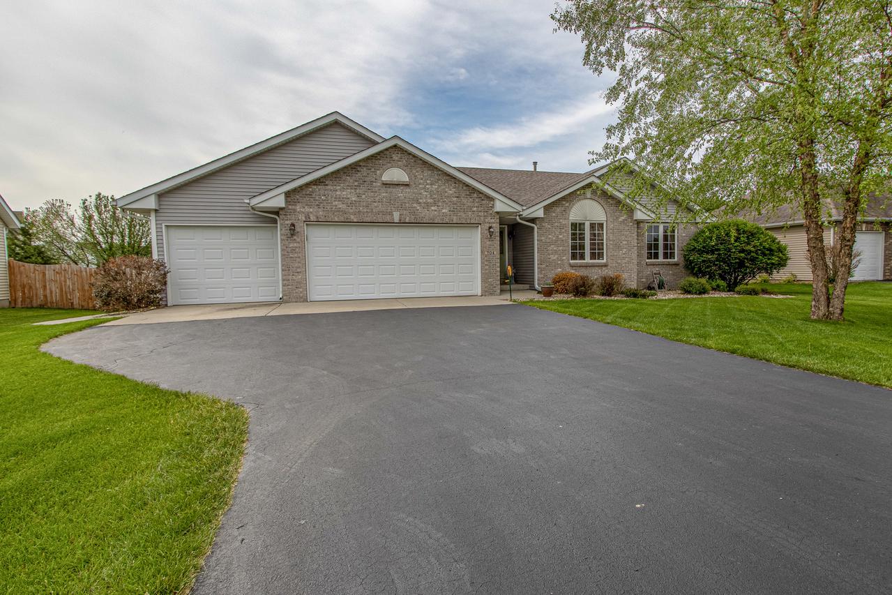 704 Calenoula St., Roscoe, IL 61073