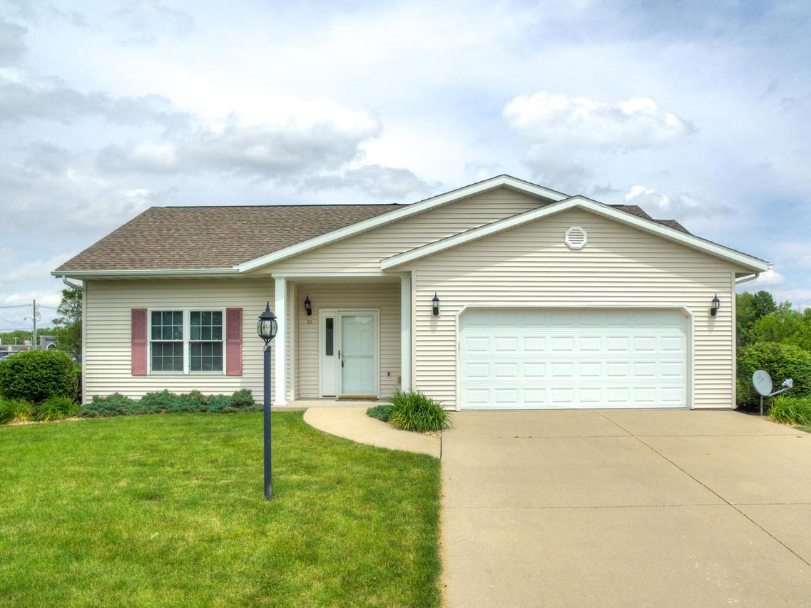 14 Liberty Ln., Clinton, IL 61727