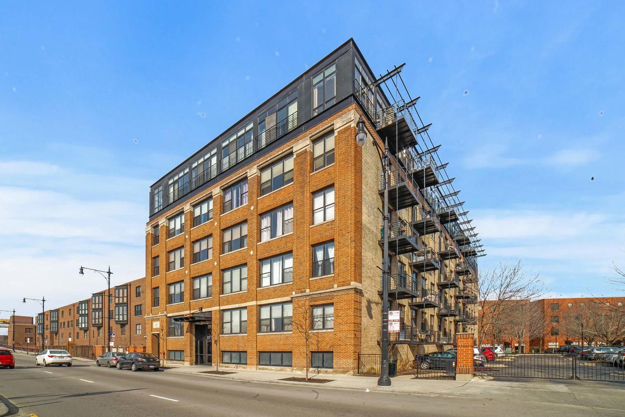 2911 N Western Ave. #113, Chicago, IL 60618