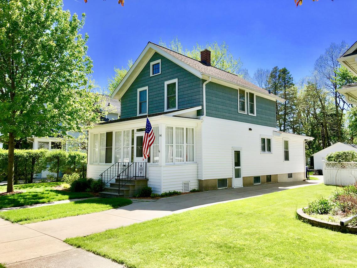 541 N 6th St., Dekalb, IL 60115