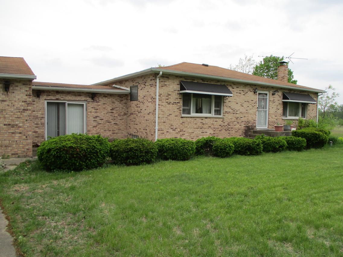 209 S State Line Rd., Beaverville, IL 60912