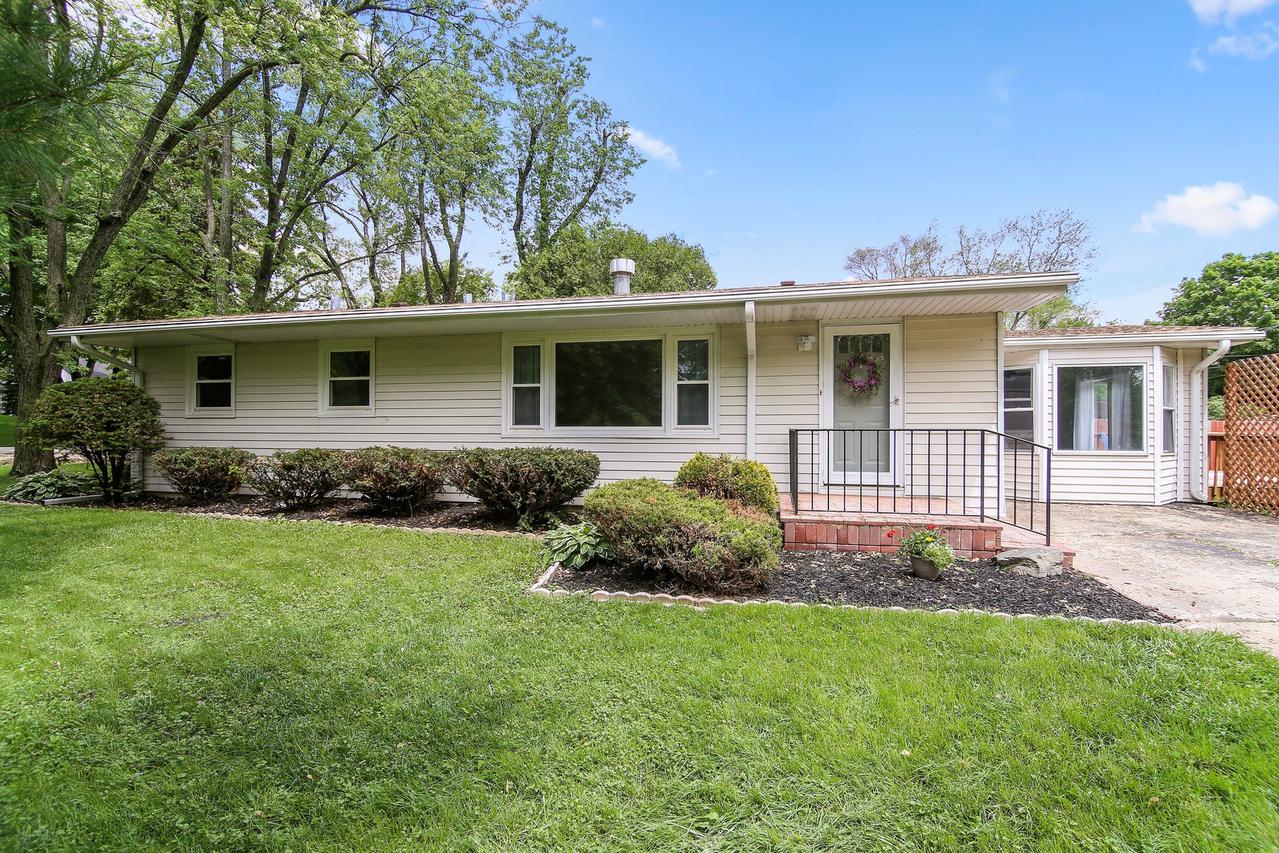 5649 Virginia Ave., Clarendon Hills, IL 60514