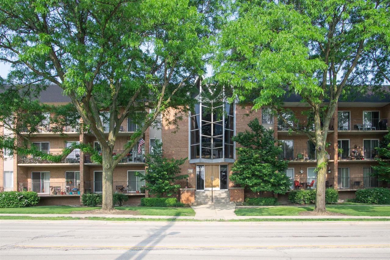 1060 N Mill St. #102, Naperville, IL 60563