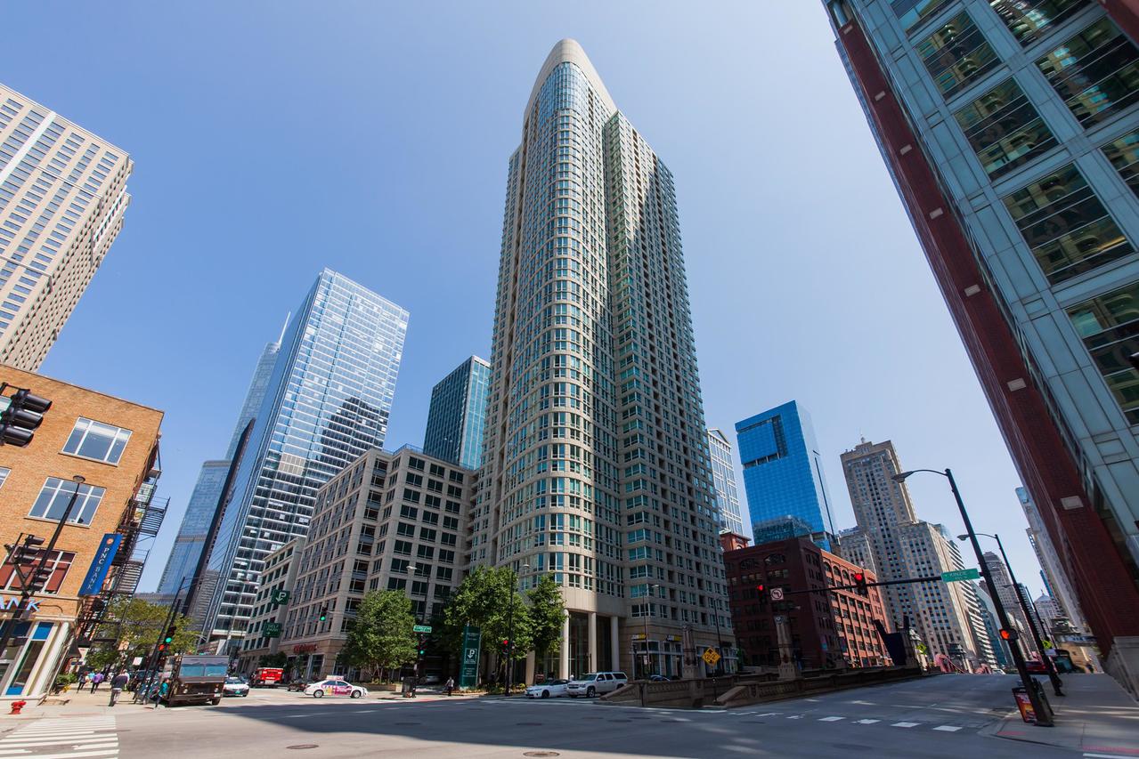 345 N Lasalle St. #4002, Chicago, IL 60654