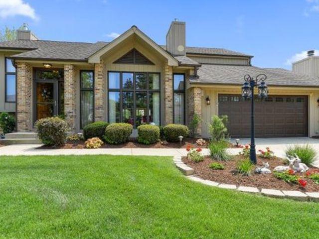 1225 Golf View Dr., Woodridge, IL 60517