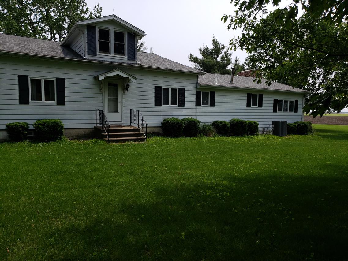 9890 Midway Rd., Oreana, IL 62554