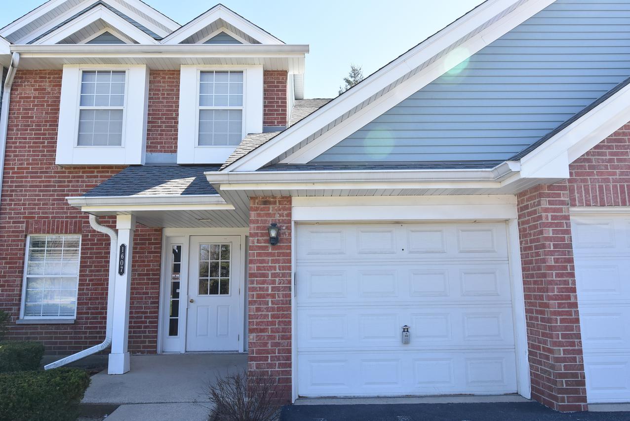 1607 W Hawkes St. #8, Arlington Heights, IL 60004