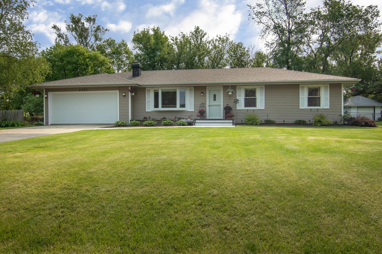 5780 Rural Edge Dr., Roscoe, IL 61073
