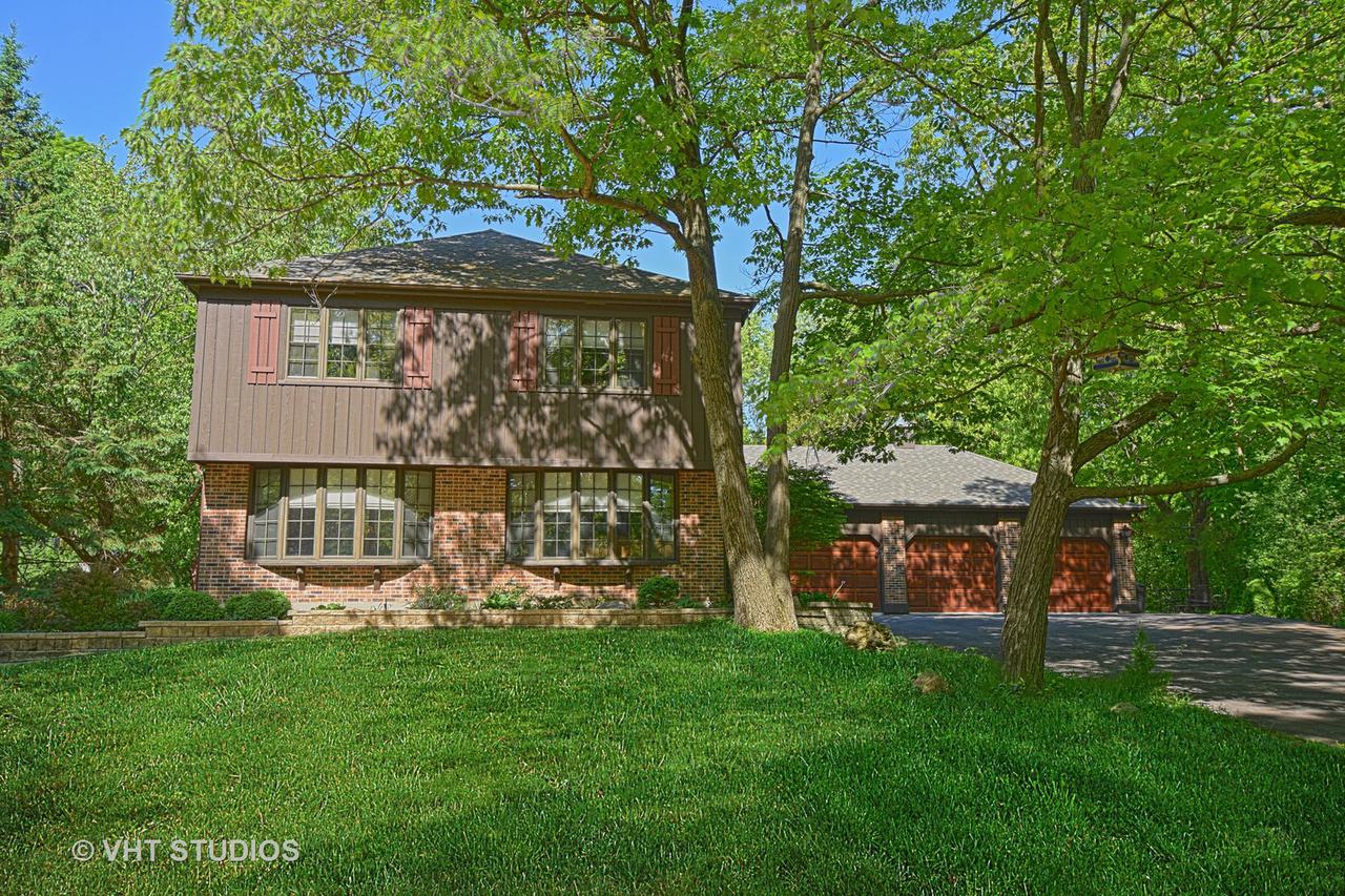 120 Hidden Oaks Dr., Barrington, IL 60010