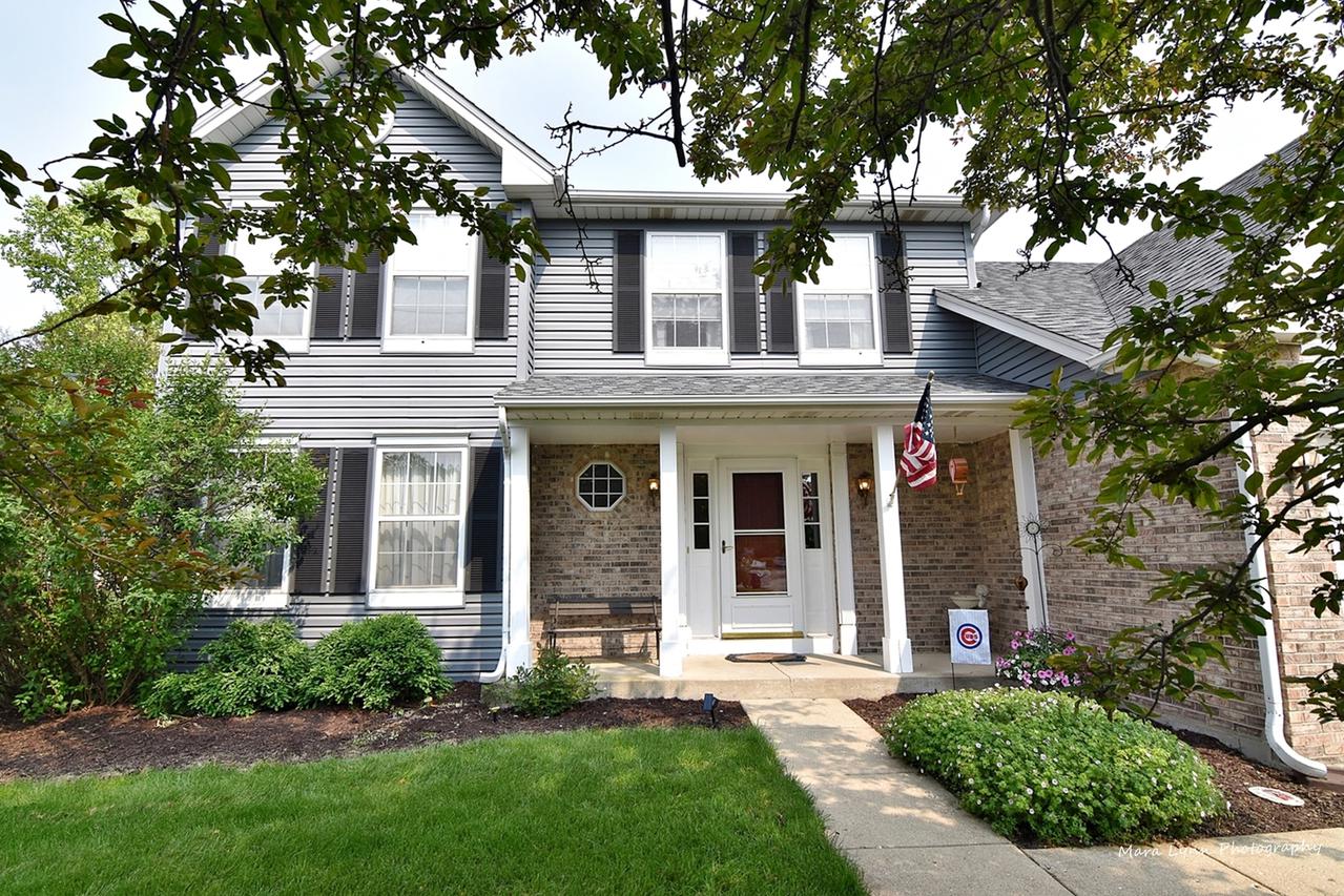 765 Poplar Ct., Oswego, IL 60543