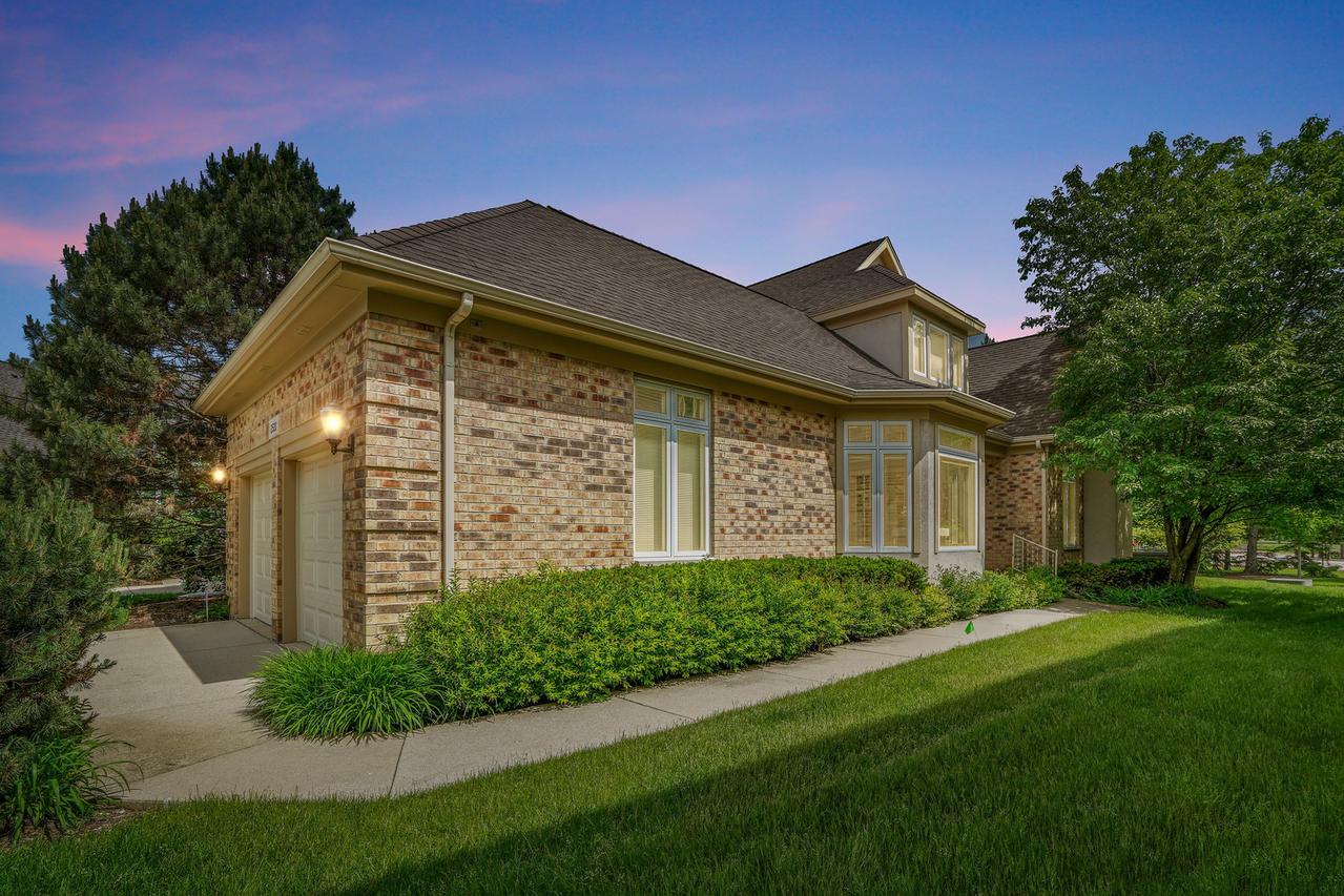 2520 Buckland Ln., Northbrook, IL 60062