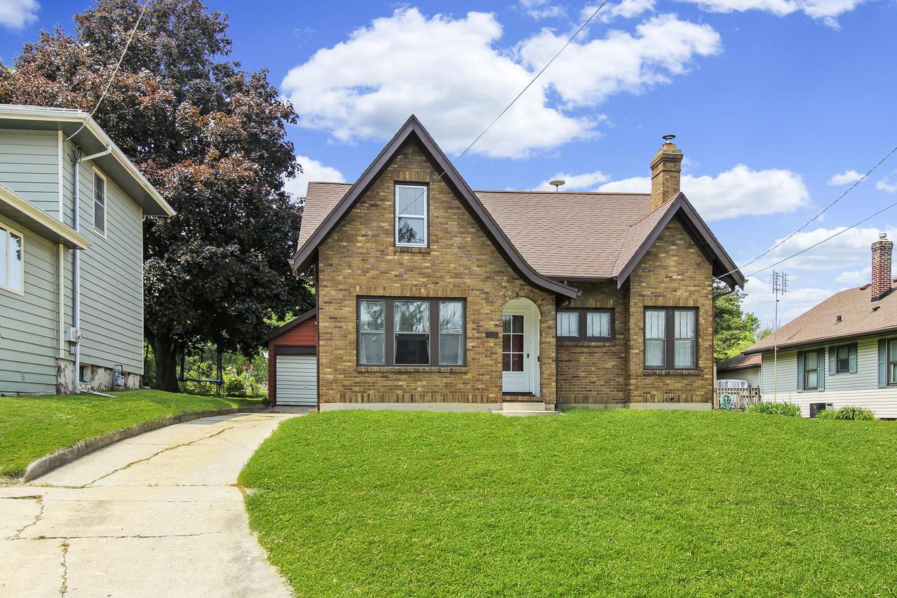 1248 S Blackhawk Ave., Freeport, IL 61032