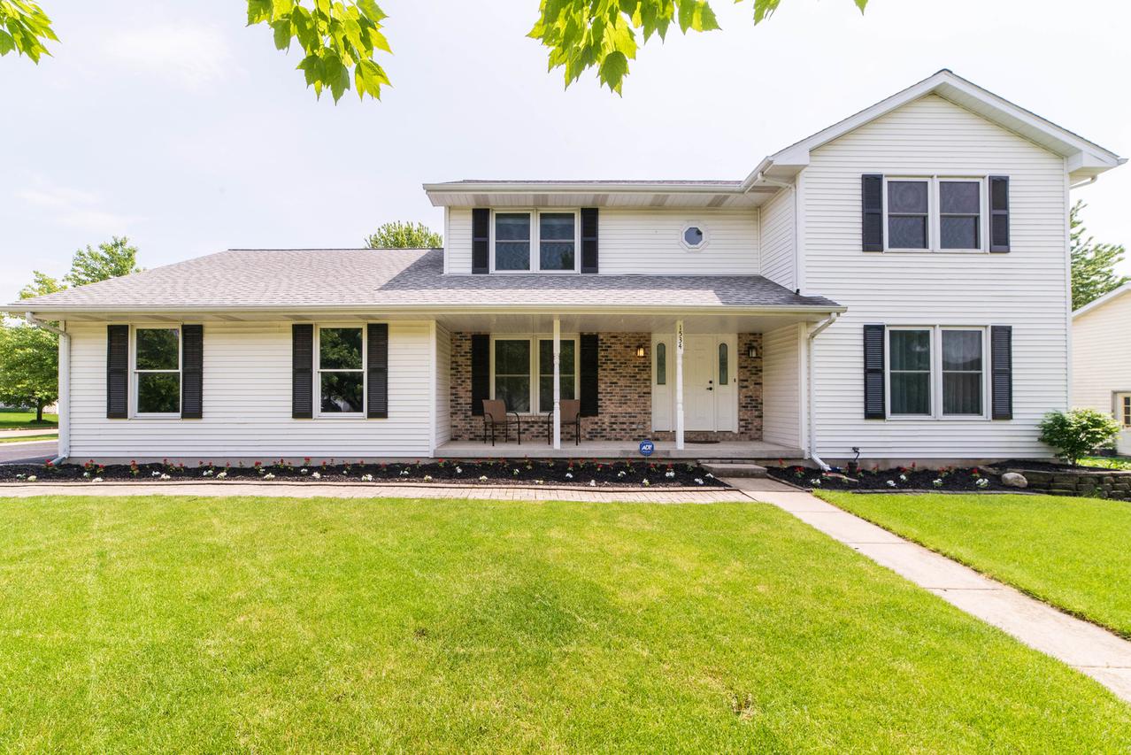 1534 Crayton Cir., Dekalb, IL 60115