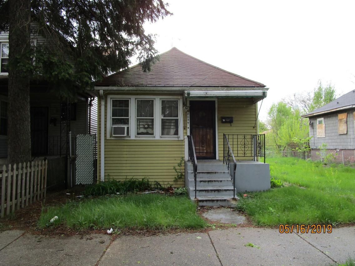 8034 S Manistee Ave., Chicago, IL 60617