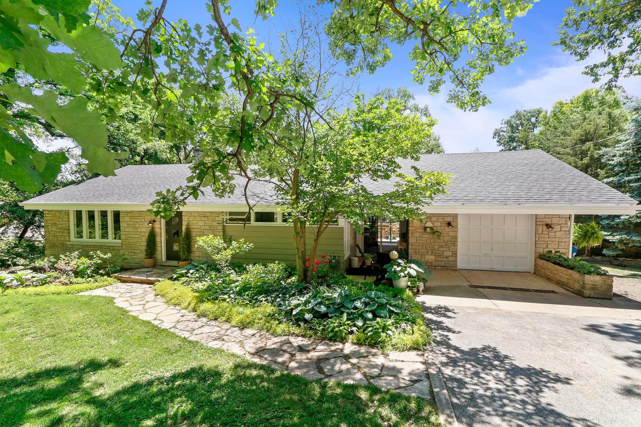8613 W 123rd St., Palos Park, IL 60464