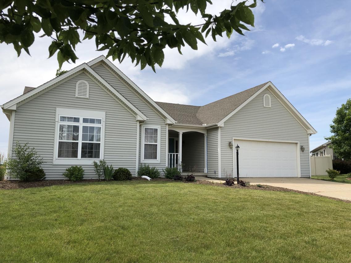 907 Trailway Dr., Champaign, IL 61822