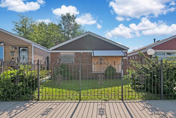 4627 S La Crosse Ave., Chicago, IL 60638