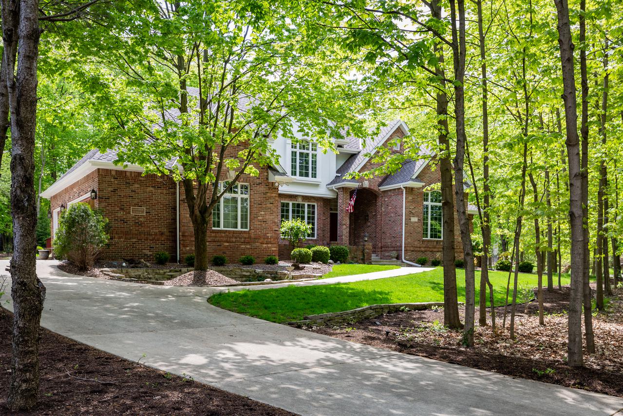 1030 S Butternut Cir., Frankfort, IL 60423