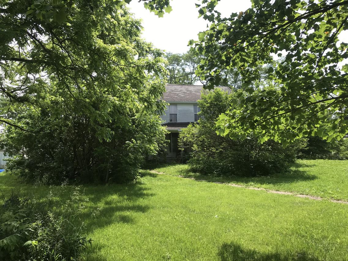 6570 Hattons Rd., Hennepin, IL 61327