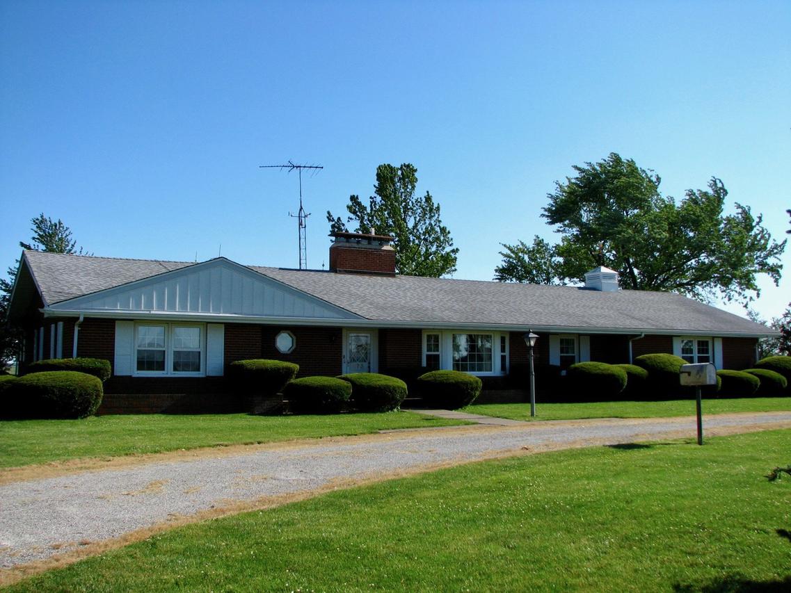 975 E County Road 600n, Arcola, IL 61910