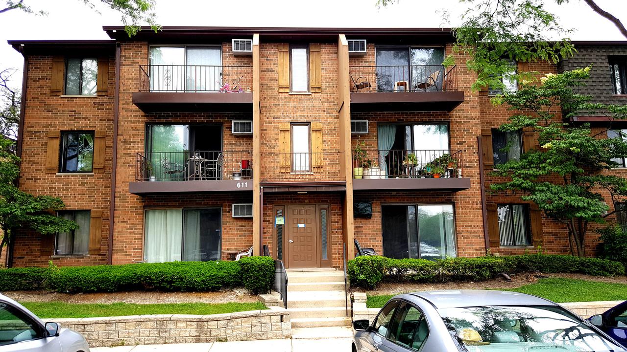 611 N Briar Hill Ln. #2, Addison, IL 60101