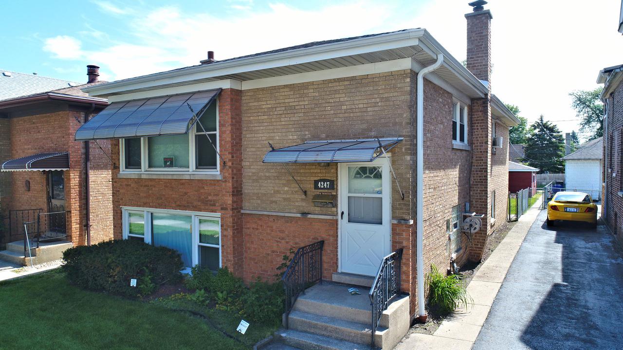 4247 Joliet Ave., Lyons, IL 60534
