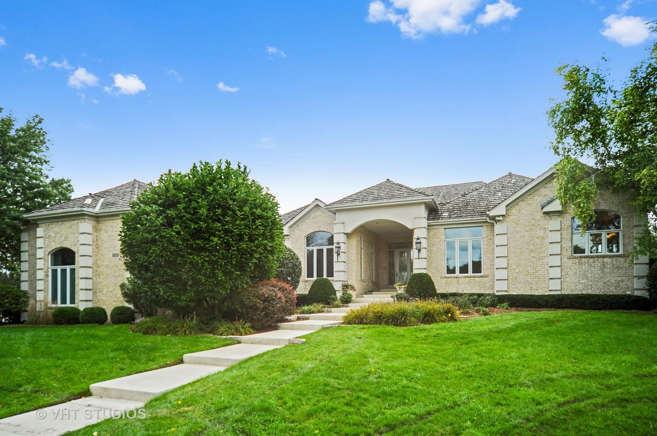 5313 W River Bend Dr., Libertyville, IL 60048