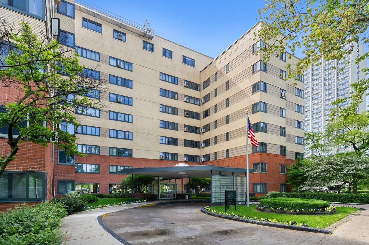 5056 N Marine Dr. #B8, Chicago, IL 60640