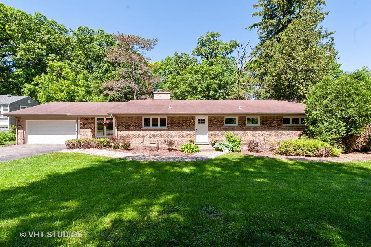 104 W Lake Shore Dr., Tower Lakes, IL 60010