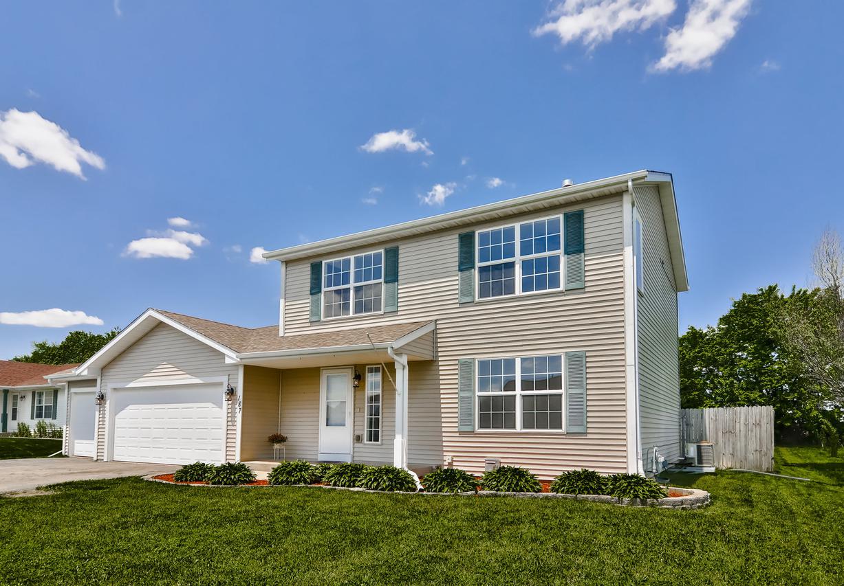 187 Prairie Moon Dr., Davis Junction, IL 61020