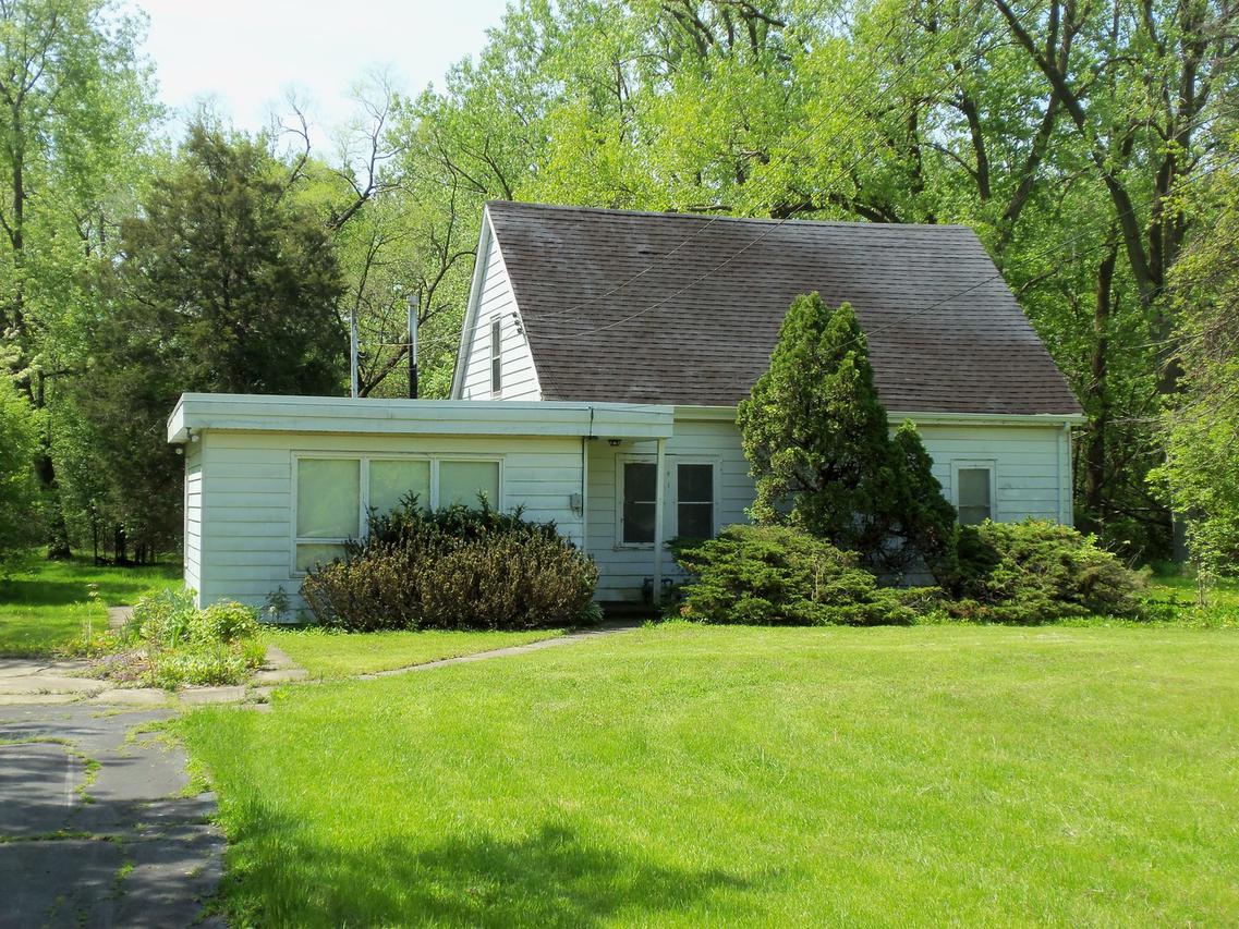 3817 Flossmoor Rd., Homewood, IL 60430