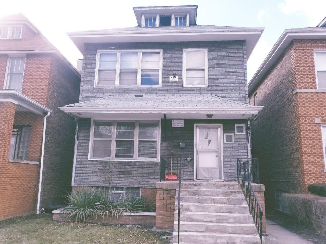 8312 S Burnham Ave., Chicago, IL 60617