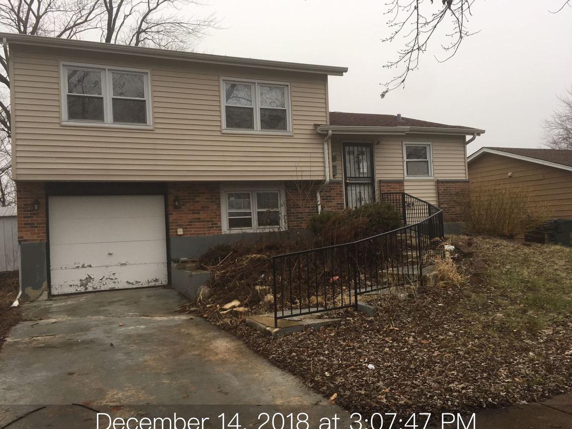 3770 176th St., Country Club Hills, IL 60478