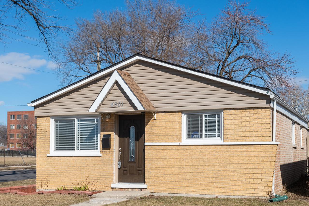 4501 S La Crosse Ave., Chicago, IL 60638