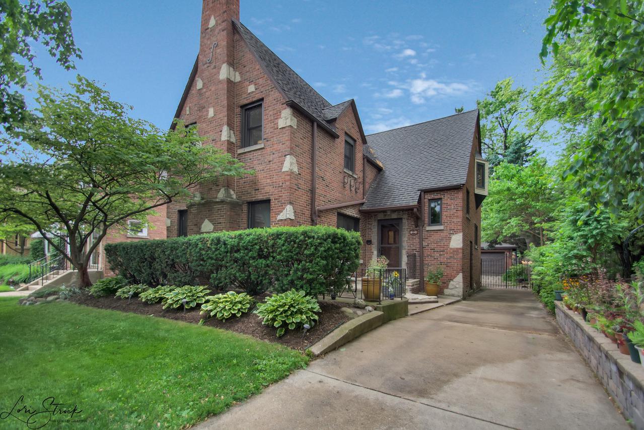 6442 N Sayre Ave., Chicago, IL 60631