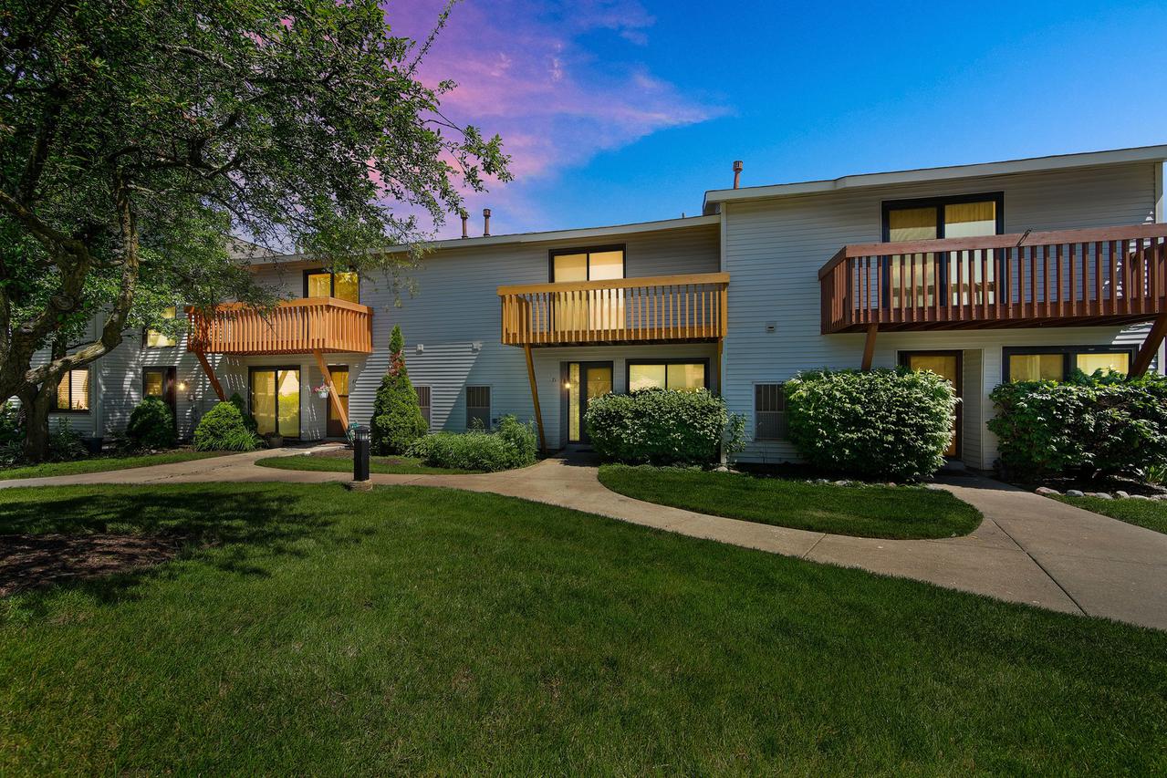71 Michigan Ct., Vernon Hills, IL 60061
