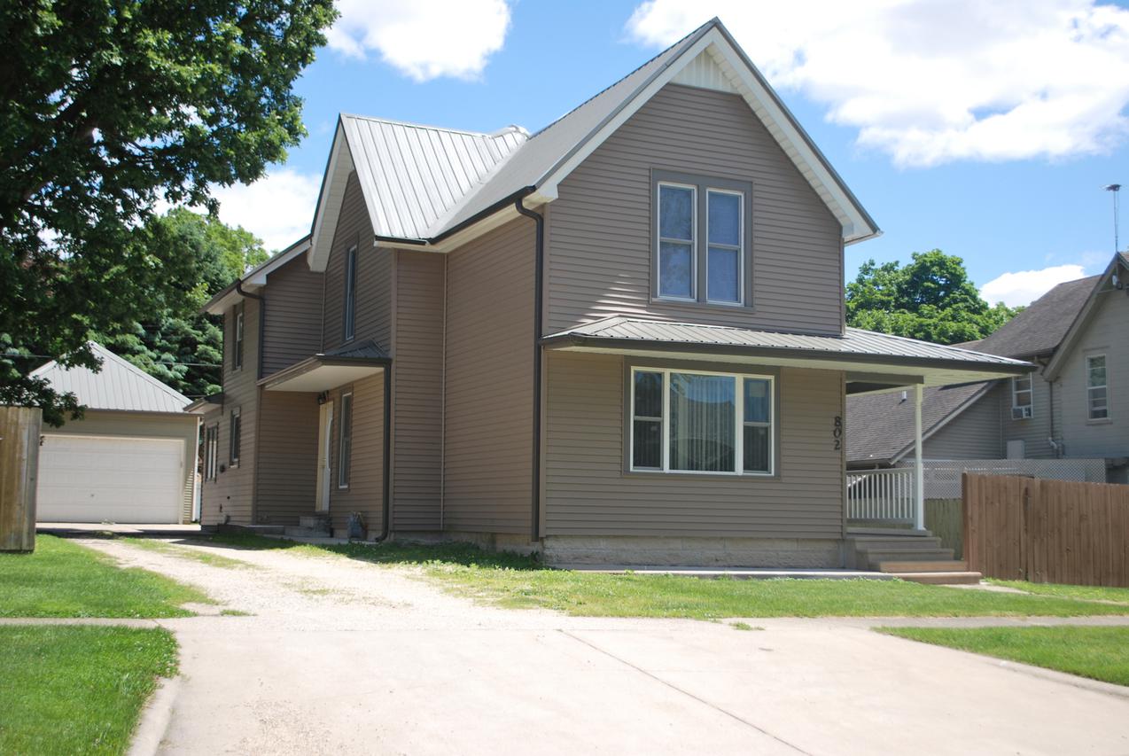 802 Douglas Ave., Ashton, IL 61006