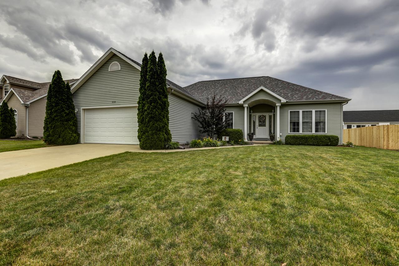 608 Sycamore Dr., St. Joseph, IL 61873