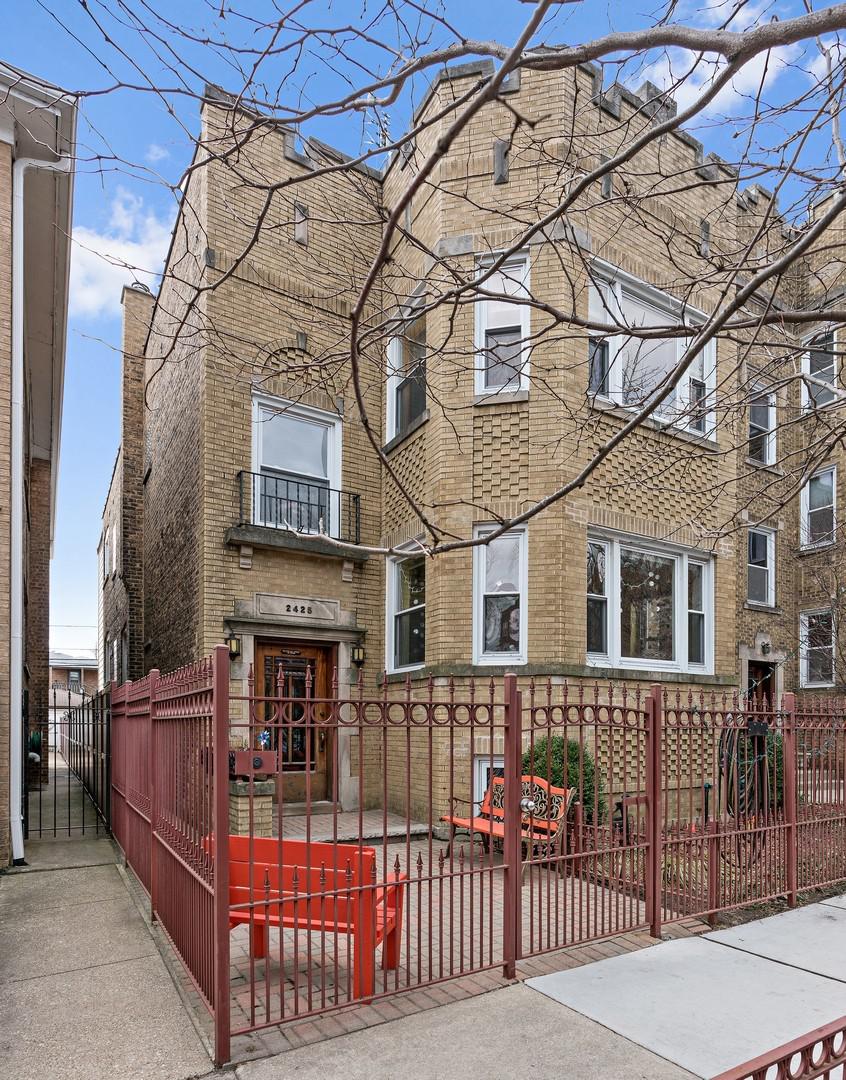 2425 W Fargo Ave., Chicago, IL 60645