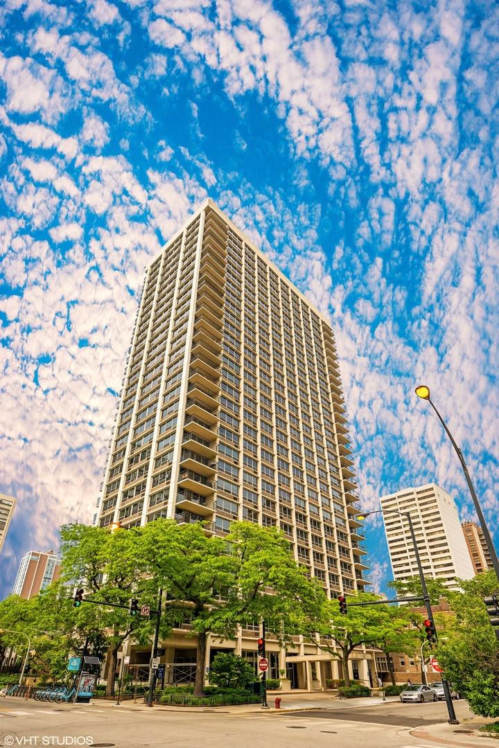88 W Schiller St. #2008, Chicago, IL 60610