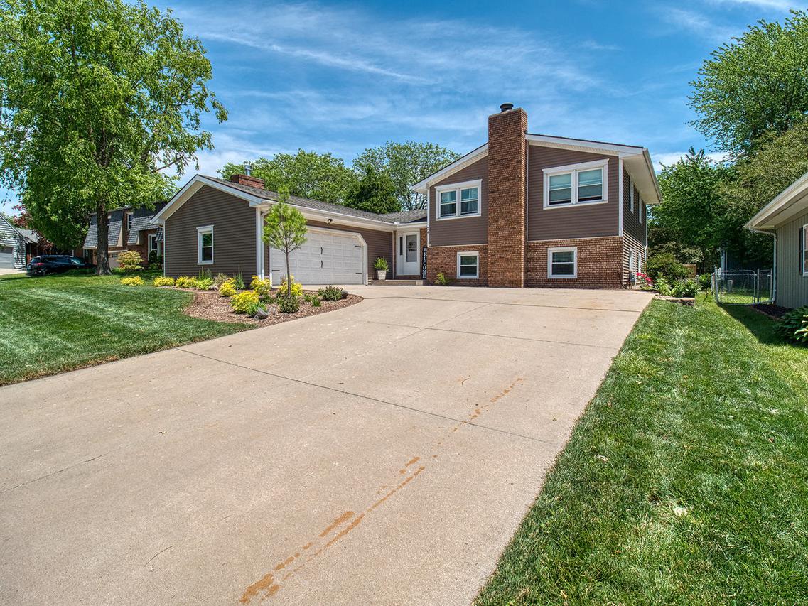 24 Chatsford Ct., Bloomington, IL 61704