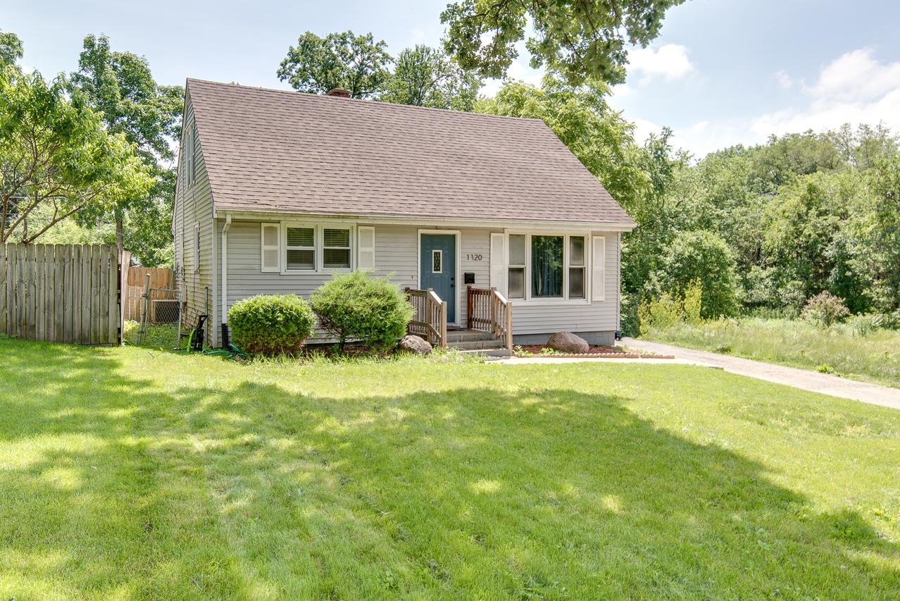 1120 S 4th St., Aurora, IL 60505