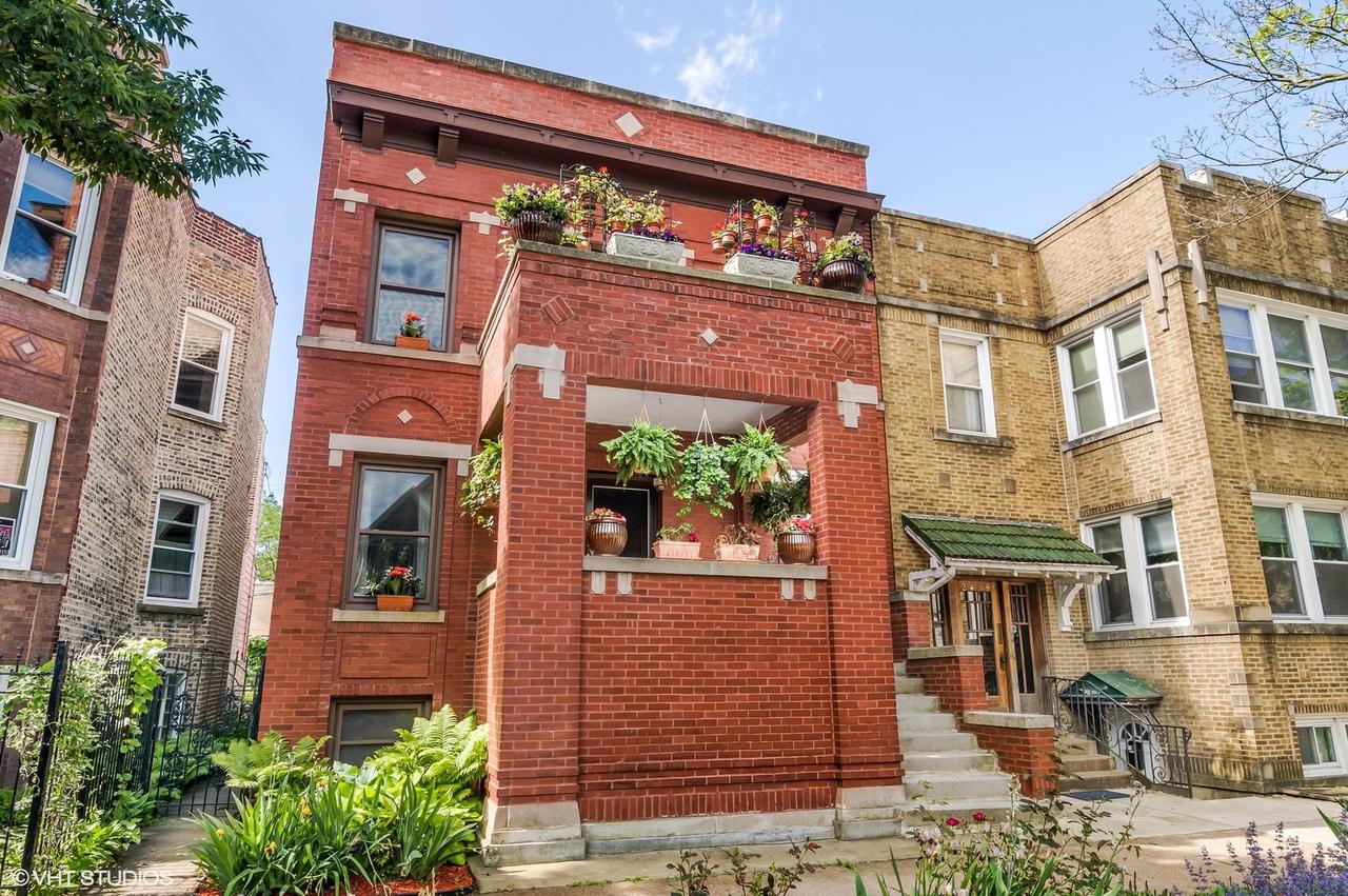 2437 W Eastwood Ave., Chicago, IL 60625