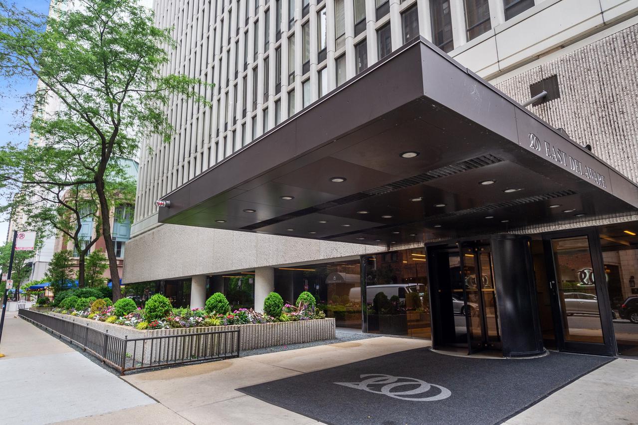 200 E Delaware Pl. #32B, Chicago, IL 60611