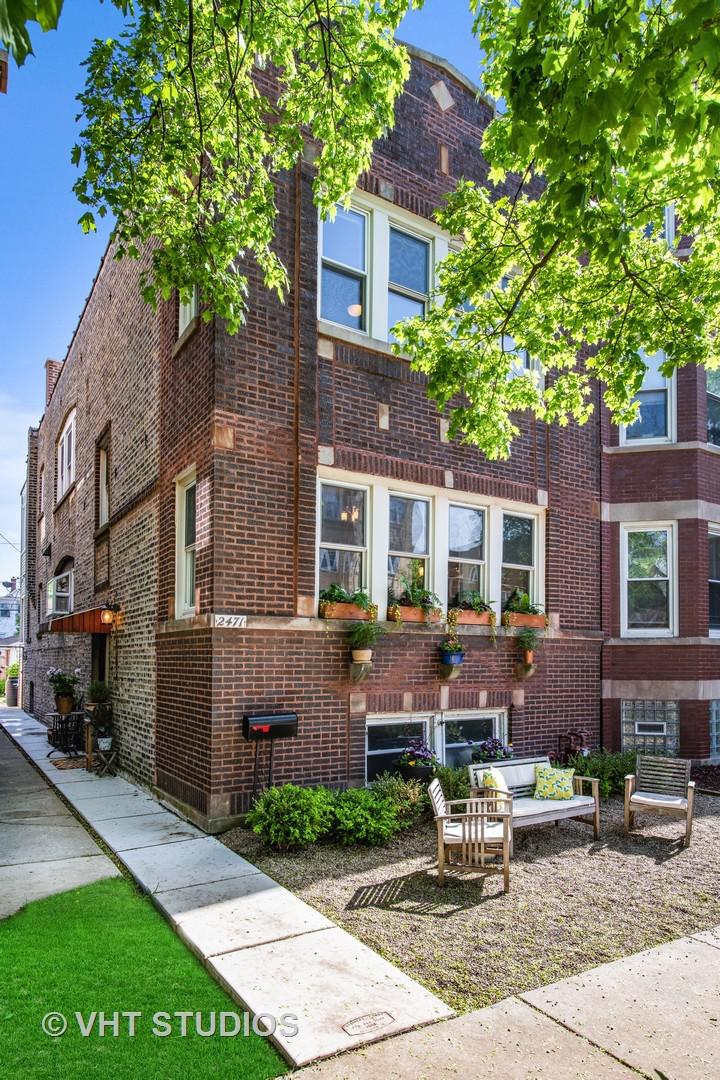 2471 W Pensacola Ave., Chicago, IL 60618