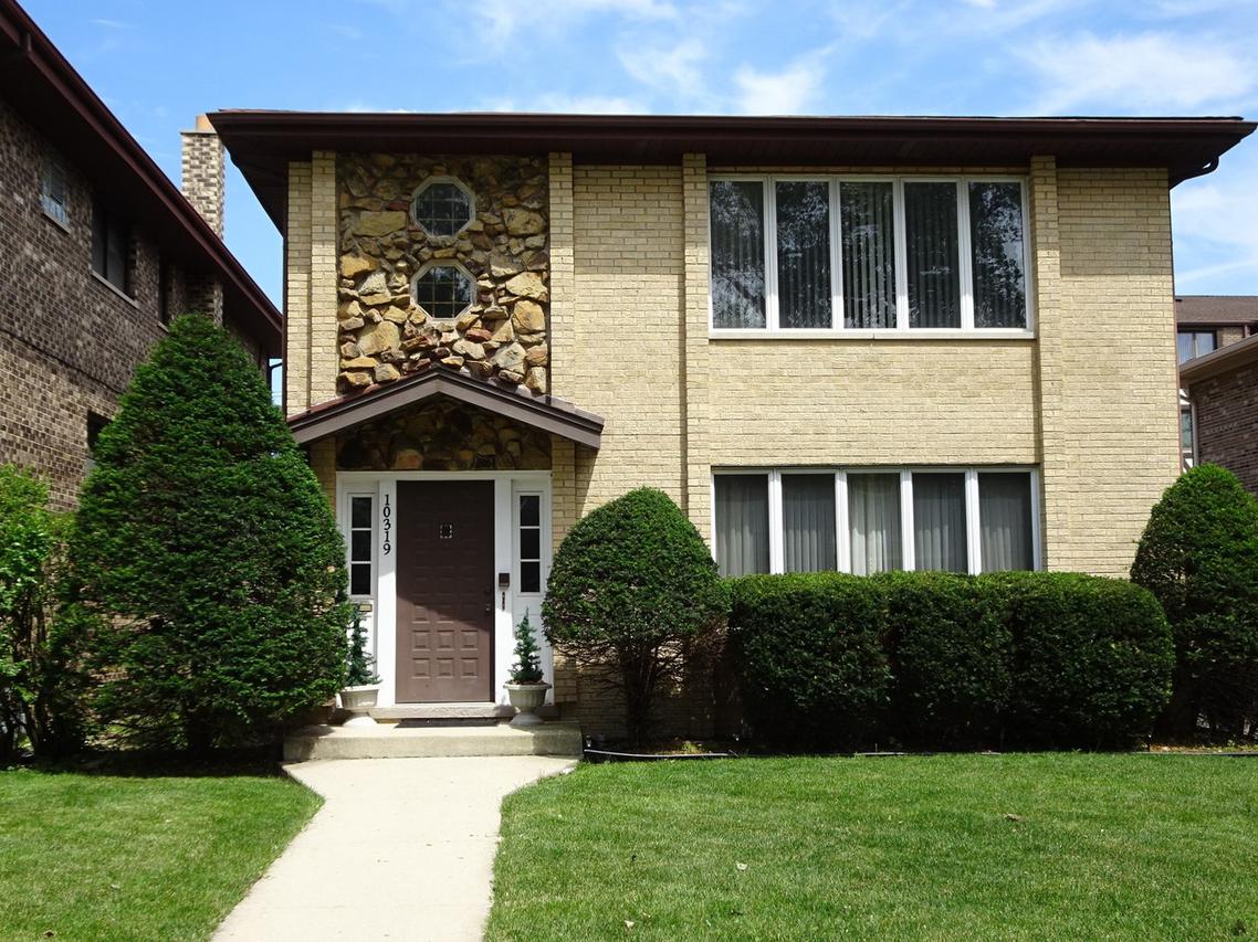10319 Parkside Ave., Oak Lawn, IL 60453