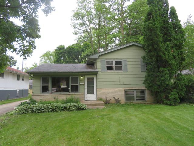 537 N Lake St., Grayslake, IL 60030