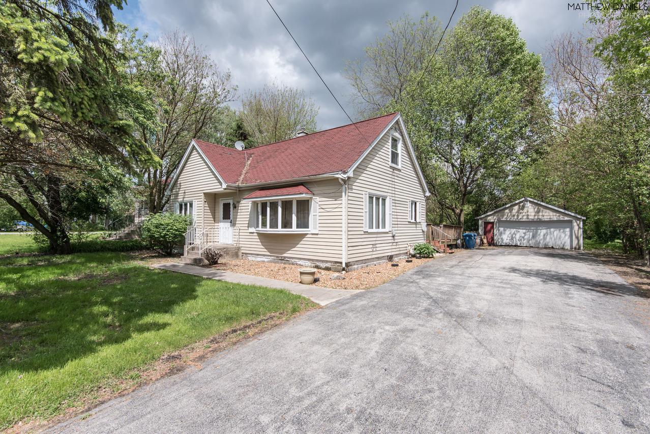 9907 S 81st Ave., Palos Hills, IL 60465