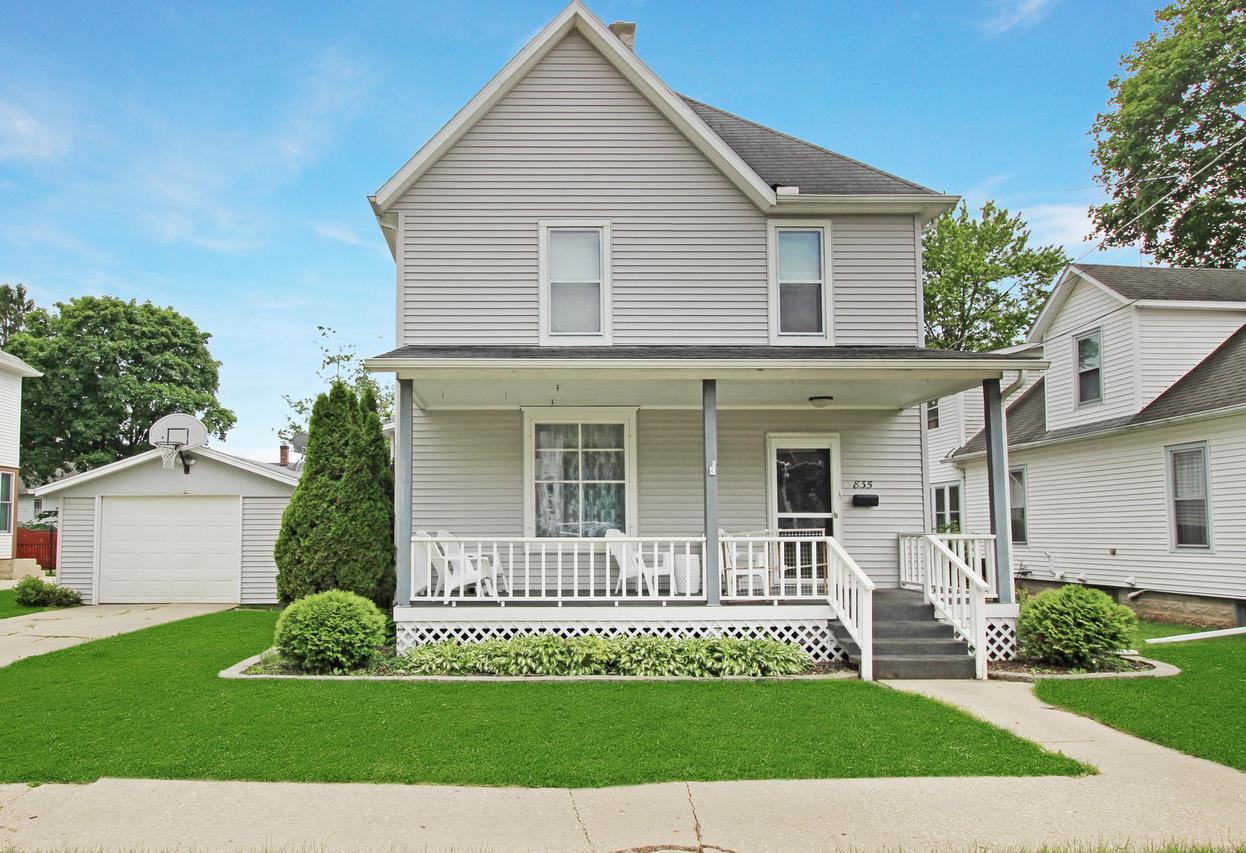 835 W Homer St., Freeport, IL 61032