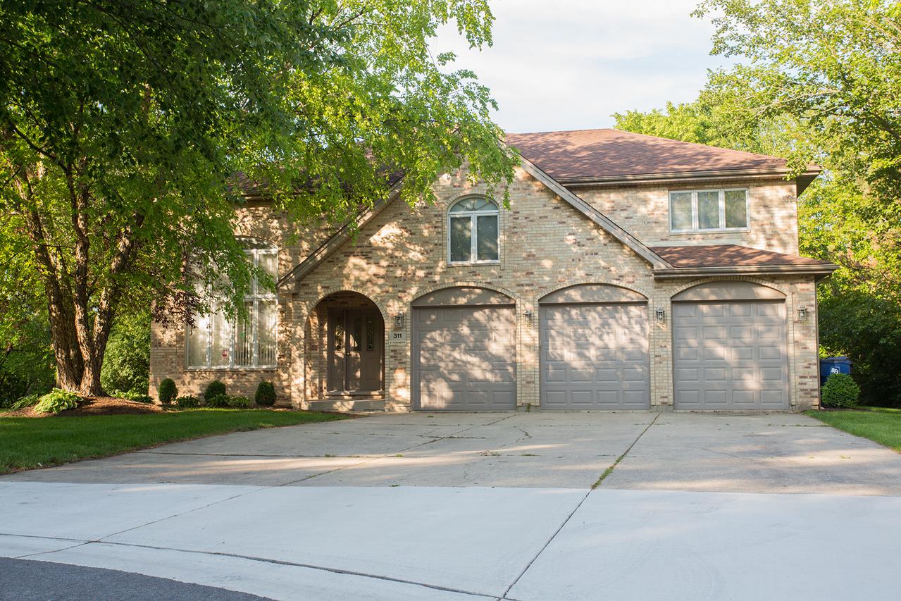 311 N Catalpa St., Addison, IL 60101